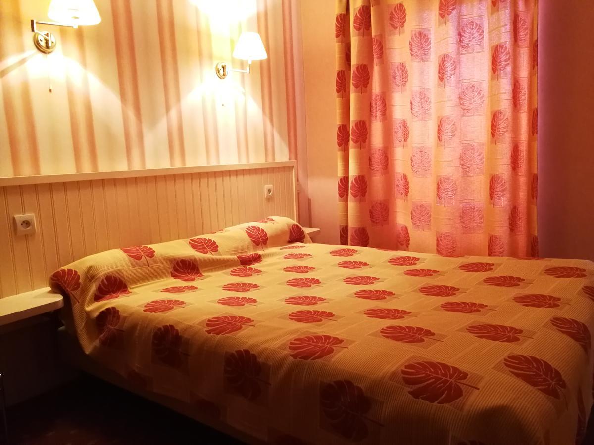 Отель Le Relais De L'Argoat Belle-Isle-en-Terre Экстерьер фото